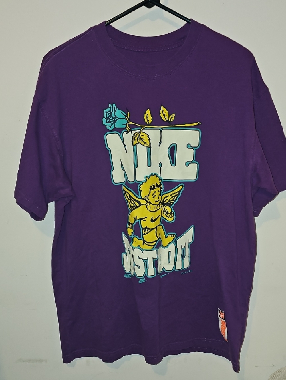 NIKE Mens Tshirt!! Pre Owned!! Sz Medium! SCHEELS
